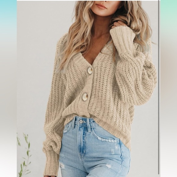 Chunky Knit Open Front Sweater Long Sleeve Button Loose Short Cardigan
8094 - Picture 2 of 7